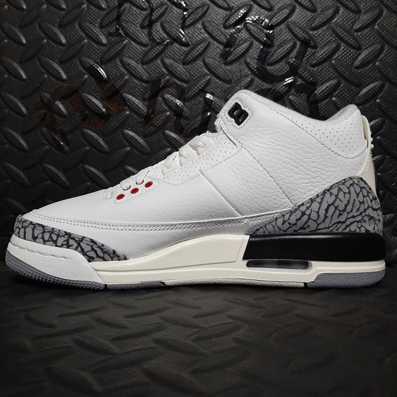 Jordan 3 Retro White Cement Reimagined (GS) DM0967-100 size 7y - Picture 2 of 8